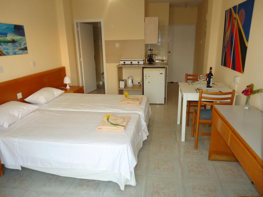 Marisa Hotel Apartments ไอยานาปา ห้อง รูปภาพ