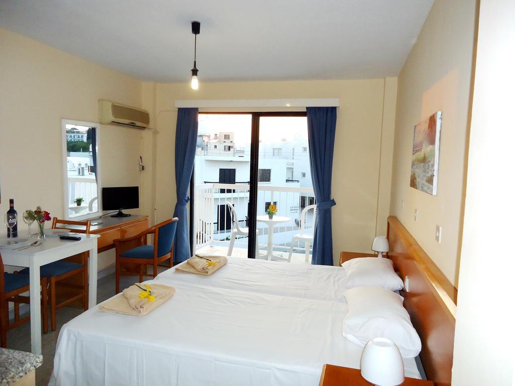 Marisa Hotel Apartments ไอยานาปา ห้อง รูปภาพ
