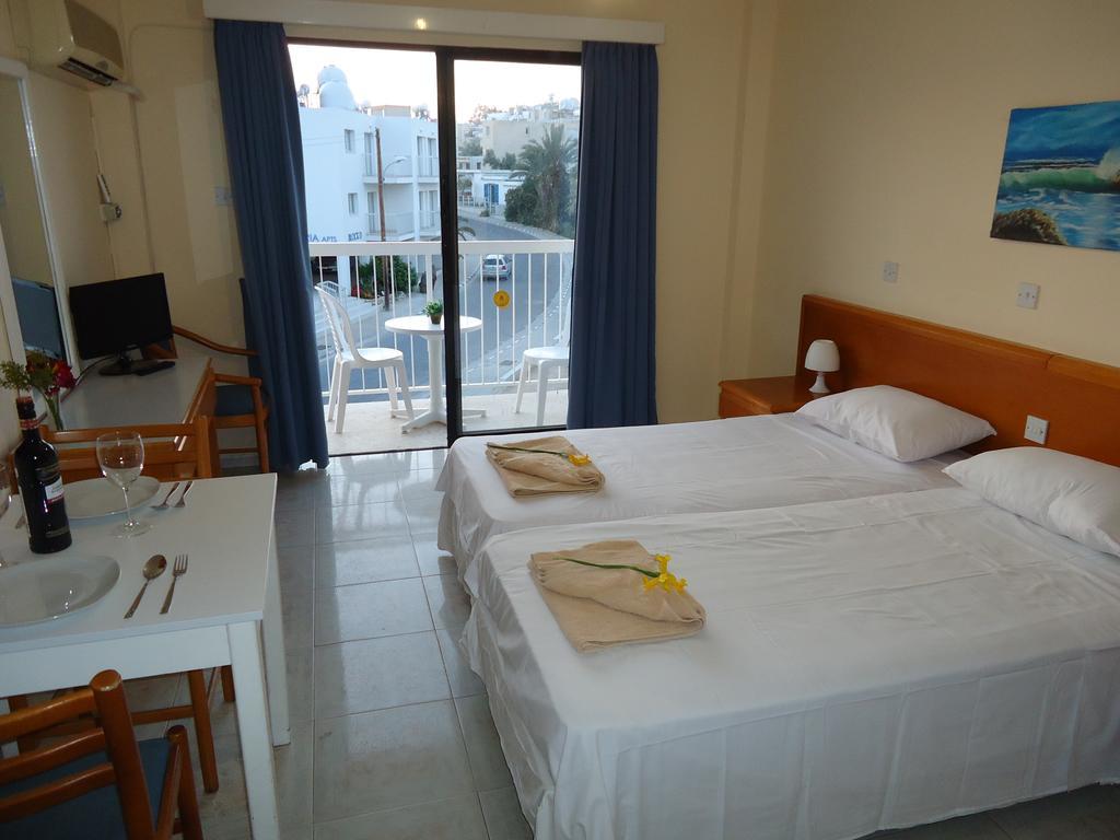 Marisa Hotel Apartments ไอยานาปา ภายนอก รูปภาพ
