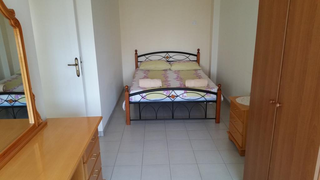 Marisa Hotel Apartments ไอยานาปา ภายนอก รูปภาพ