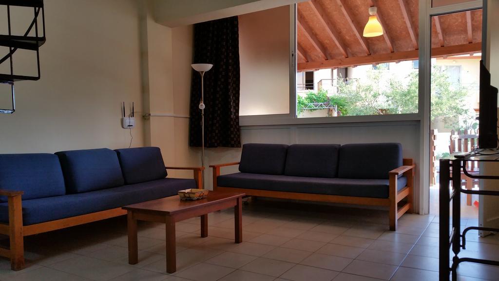 Marisa Hotel Apartments ไอยานาปา ภายนอก รูปภาพ