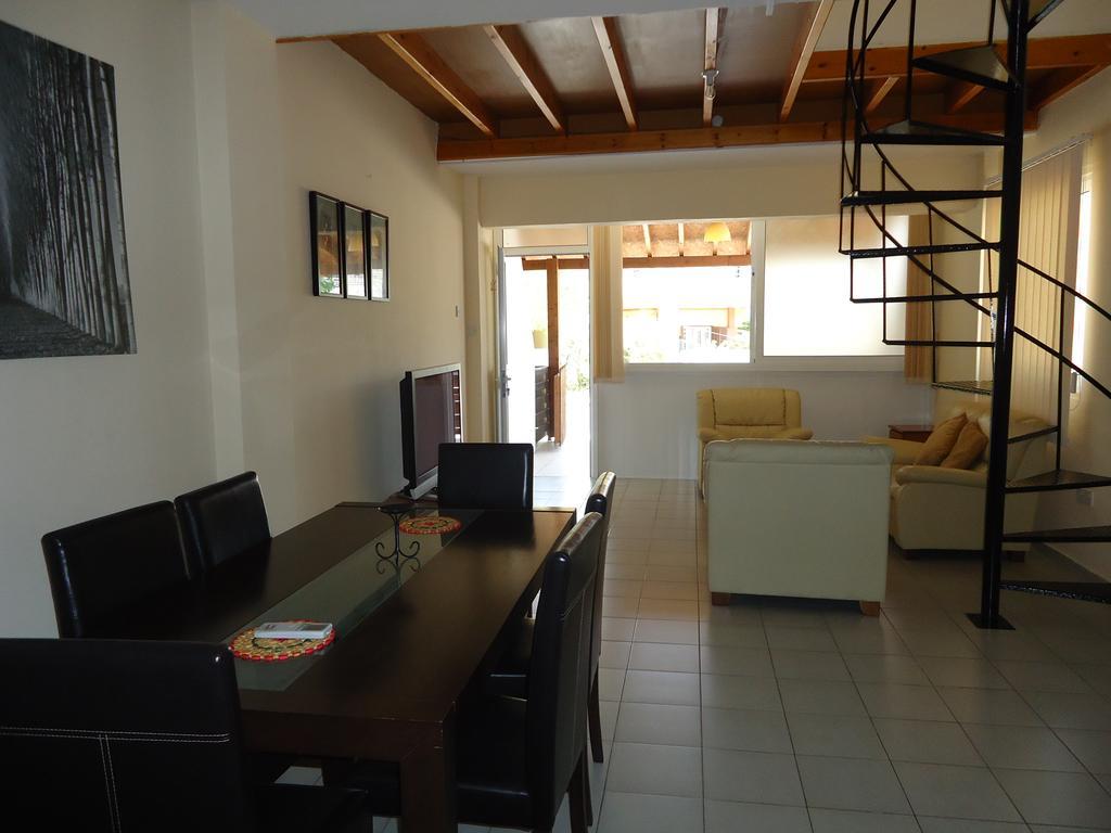 Marisa Hotel Apartments ไอยานาปา ภายนอก รูปภาพ
