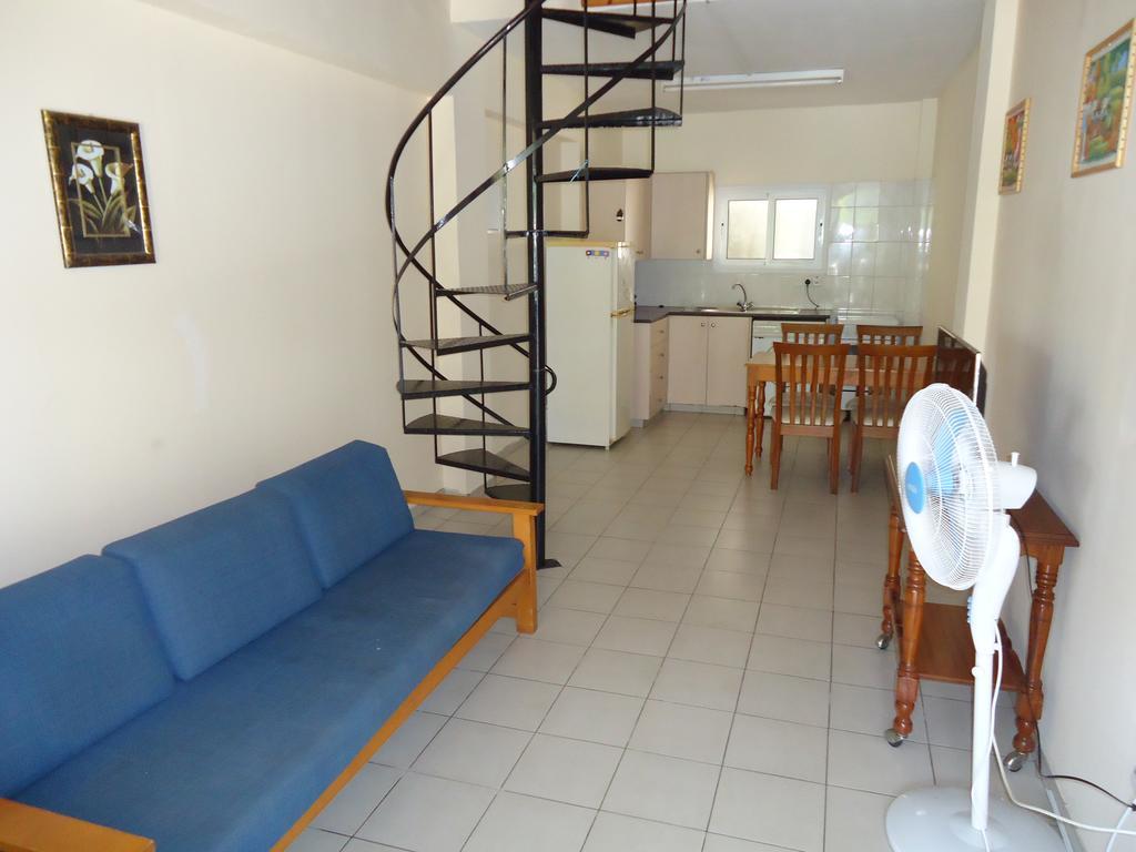 Marisa Hotel Apartments ไอยานาปา ภายนอก รูปภาพ
