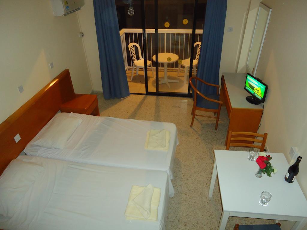 Marisa Hotel Apartments ไอยานาปา ภายนอก รูปภาพ